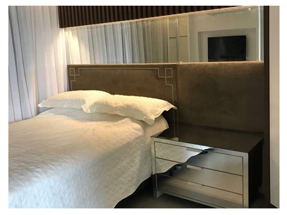 <p>Somos uma empresa&nbsp; em constante evolu&ccedil;&atilde;o , com os melhores processos fabris, conquistamos parceiros importantes&nbsp;tornando realidade projetos de arquitetos, designers de interiores e decoradores.</p>
